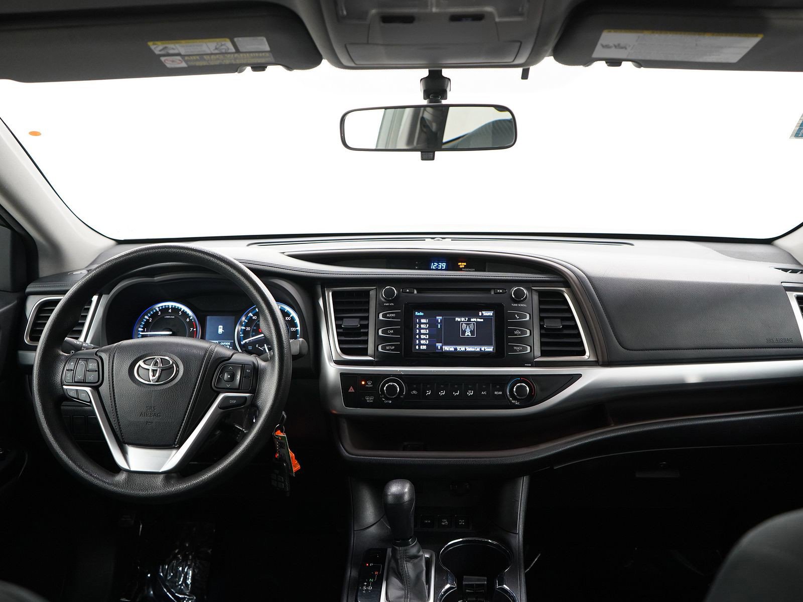 Used 2015 Toyota Highlander LE AWD/4WD image 15