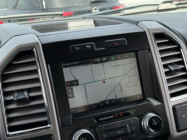 Used 2015 Ford F150 Lariat w/ Equipment Group 502A Luxury AWD/4WD image 3