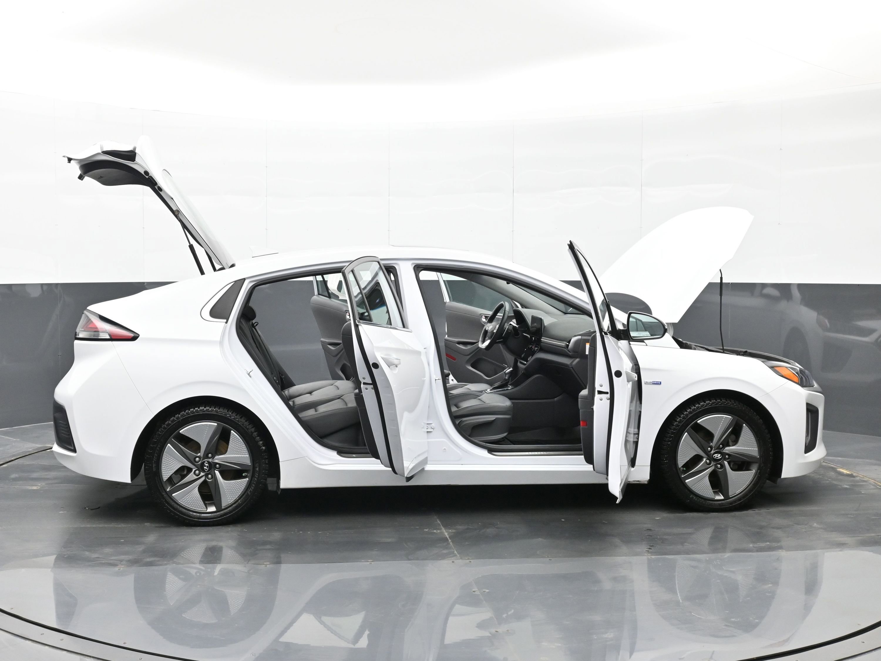 Used 2020 Hyundai Ioniq Limited image 48