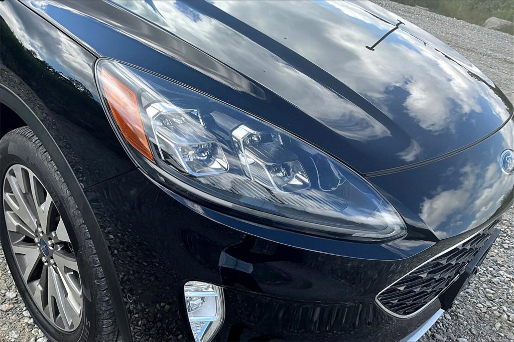 Used 2021 Ford Escape Titanium image 27