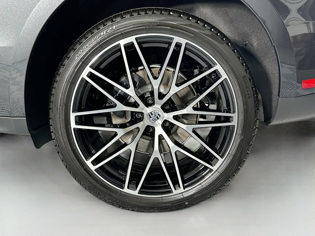 New 2026 Porsche Macan AWD/4WD image 33