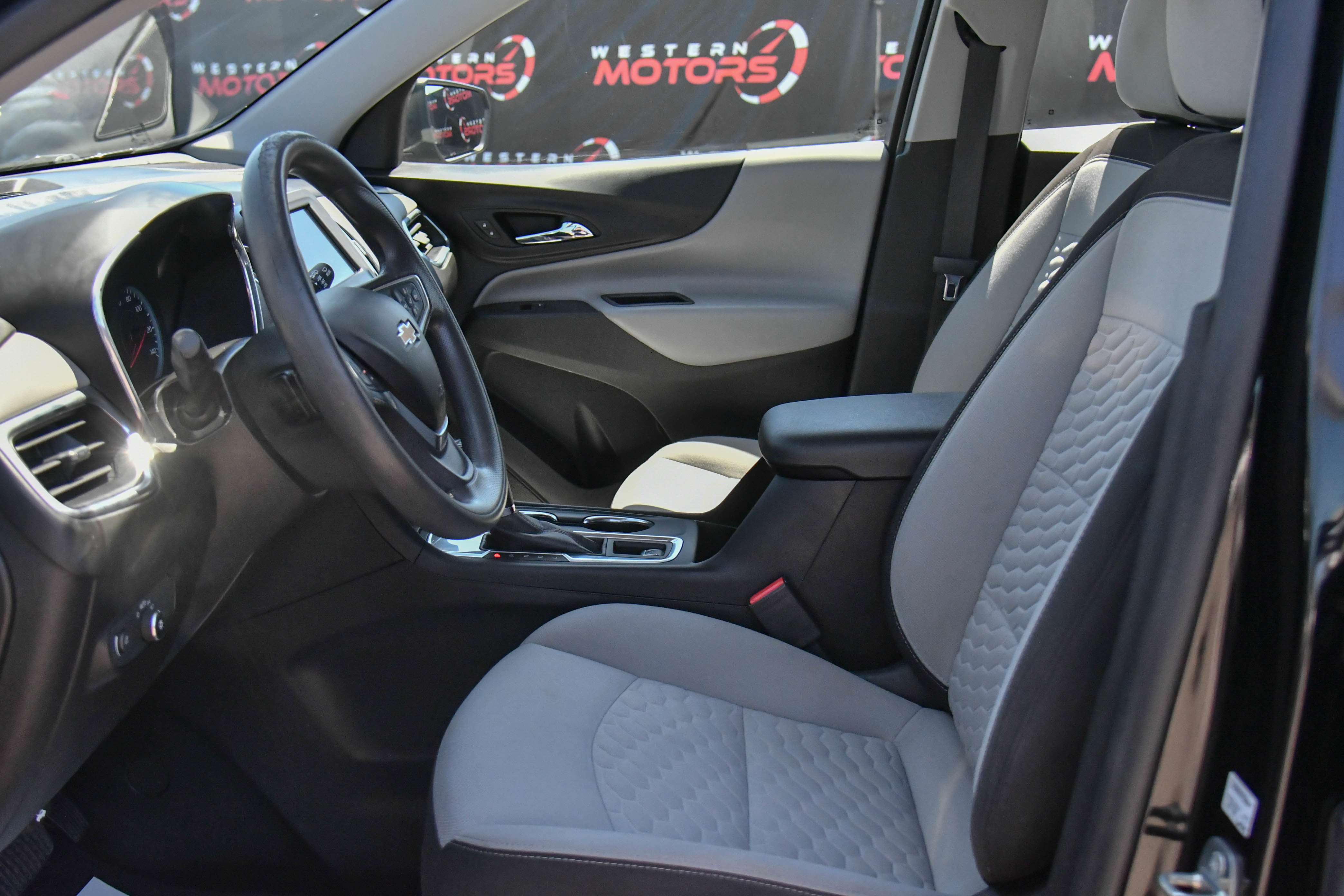 Used 2021 Chevrolet Equinox LS FWD image 16