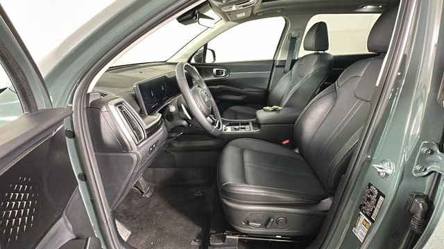 Used 2025 Kia Sorento EX w/ EX Panoramic Sunroof Package AWD/4WD image 11