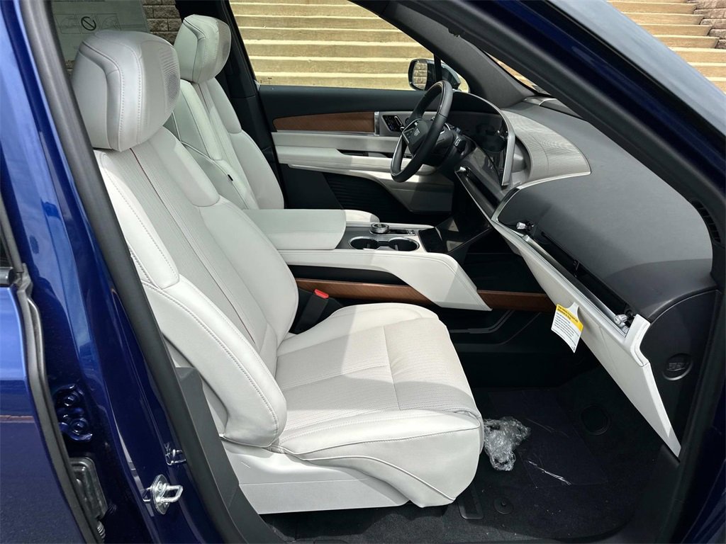 New 2026 Cadillac Vistiq Sport image 9