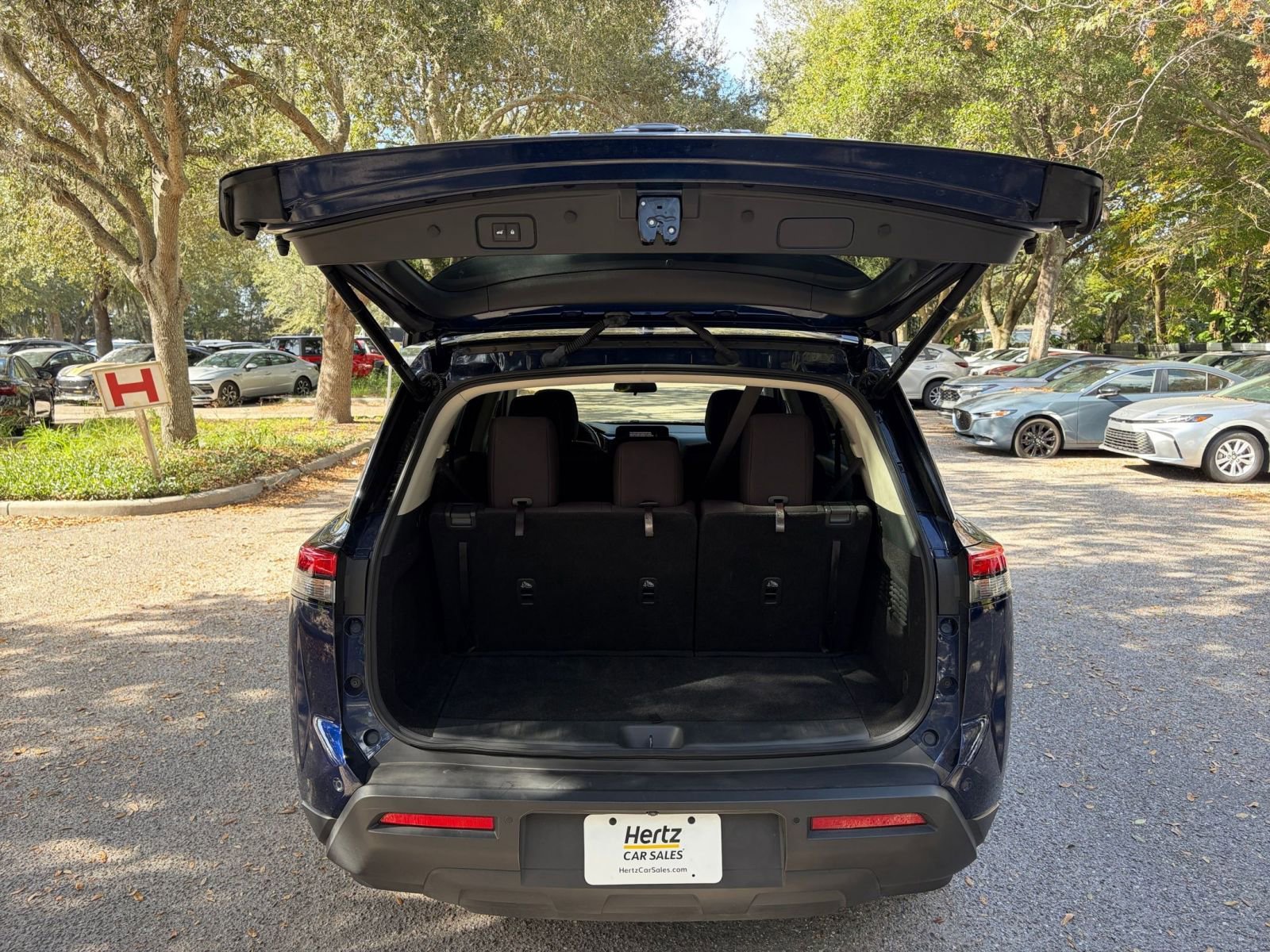 Used 2025 Nissan Pathfinder SV image 25