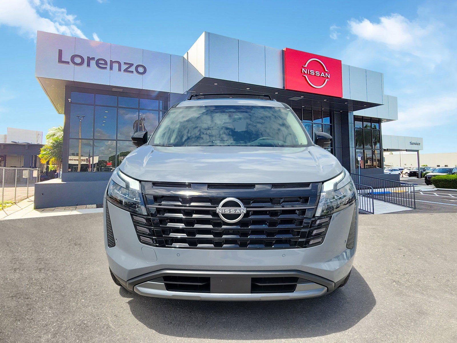 New 2026 Nissan Pathfinder Platinum w/ Cargo Package FWD image 2