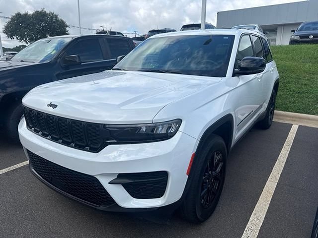 Used 2024 Jeep Grand Cherokee Altitude