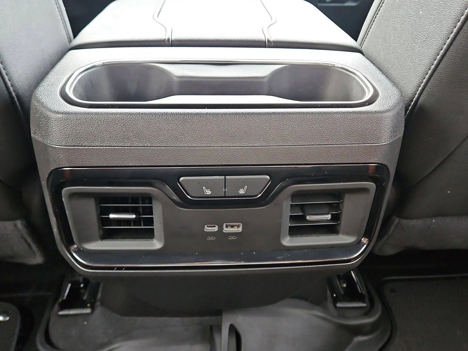 Used 2024 GMC Sierra 1500 AT4 w/ Technology Package AWD/4WD image 18