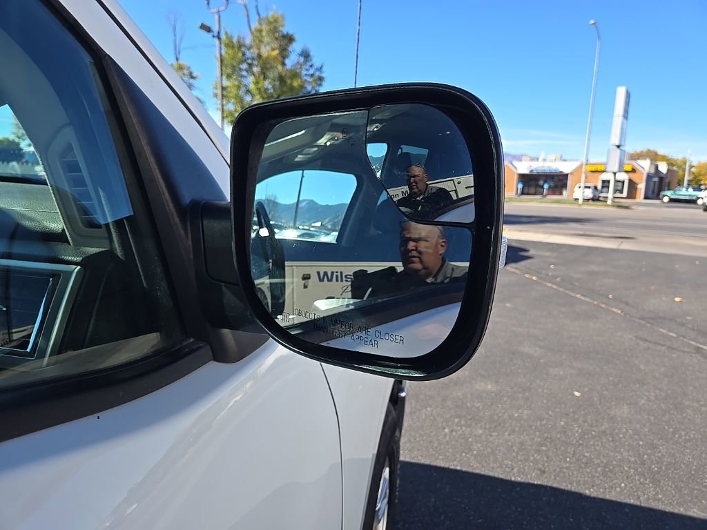 Used 2019 Nissan Titan SV w/ SV Convenience Package image 29