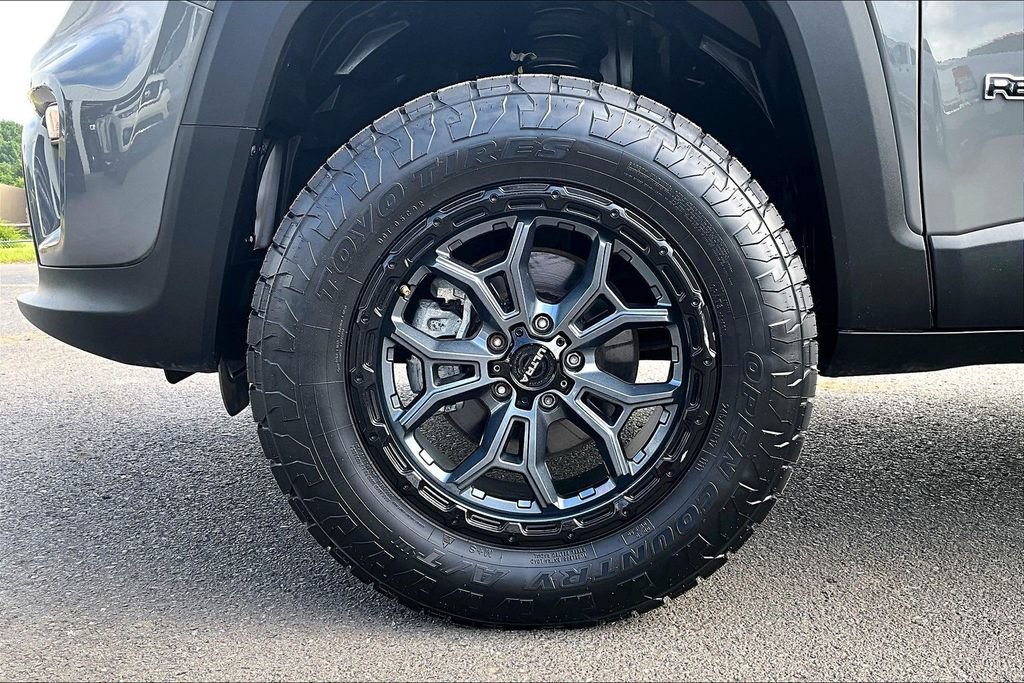 Used 2022 Jeep Renegade Latitude AWD/4WD image 33