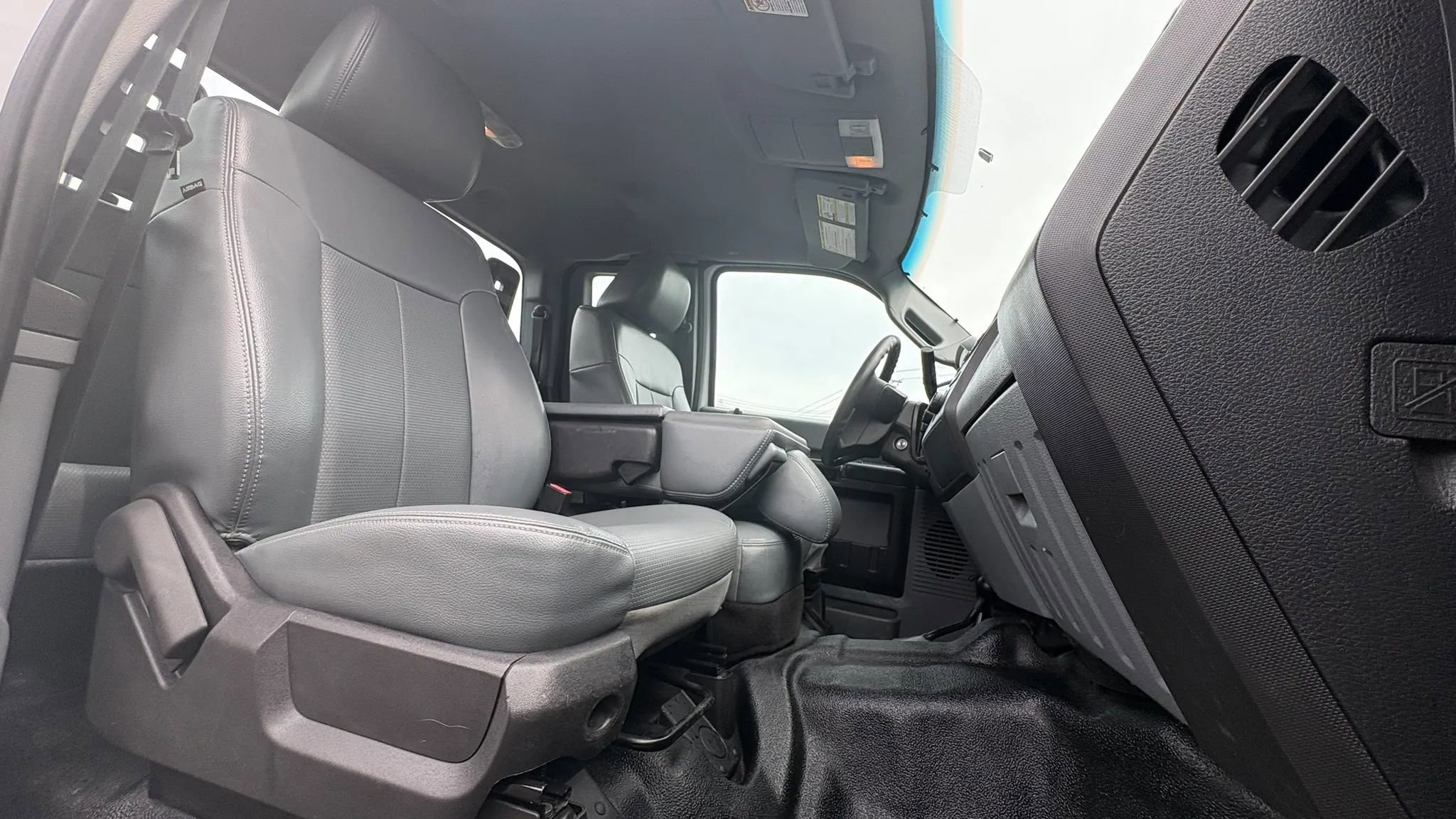 Used 2015 Ford F250 XL w/ Power Equipment Group image 31