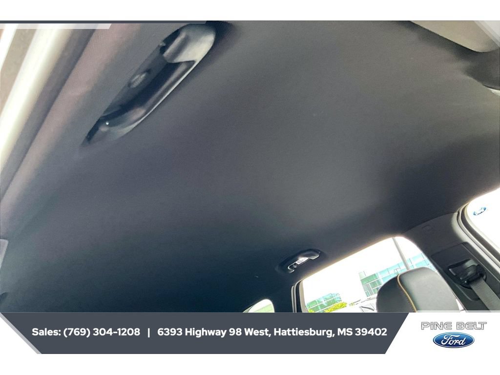 Used 2025 Chevrolet Blazer Premier w/ Enhanced Convenience Package AWD/4WD image 16