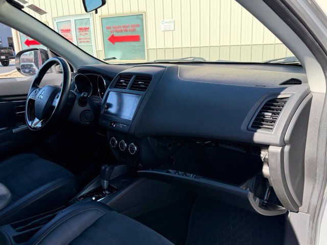 Used 2018 Mitsubishi Outlander Sport SE FWD image 12