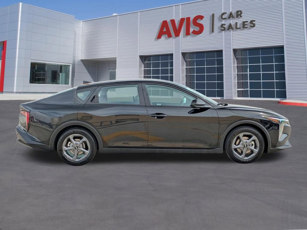 Used 2025 Kia K4 LXS image 5