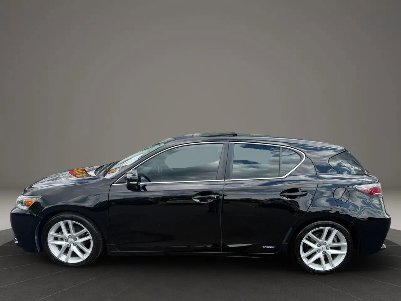 Used 2015 Lexus CT 200h FWD image 10