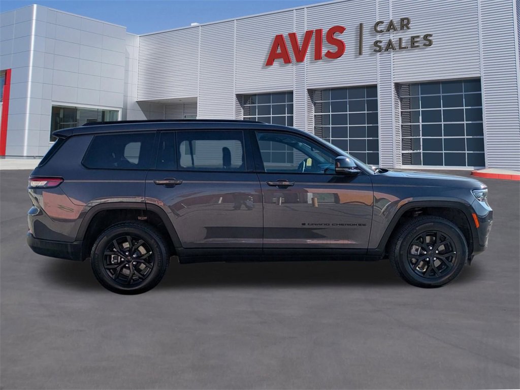 Used 2024 Jeep Grand Cherokee L Laredo image 5