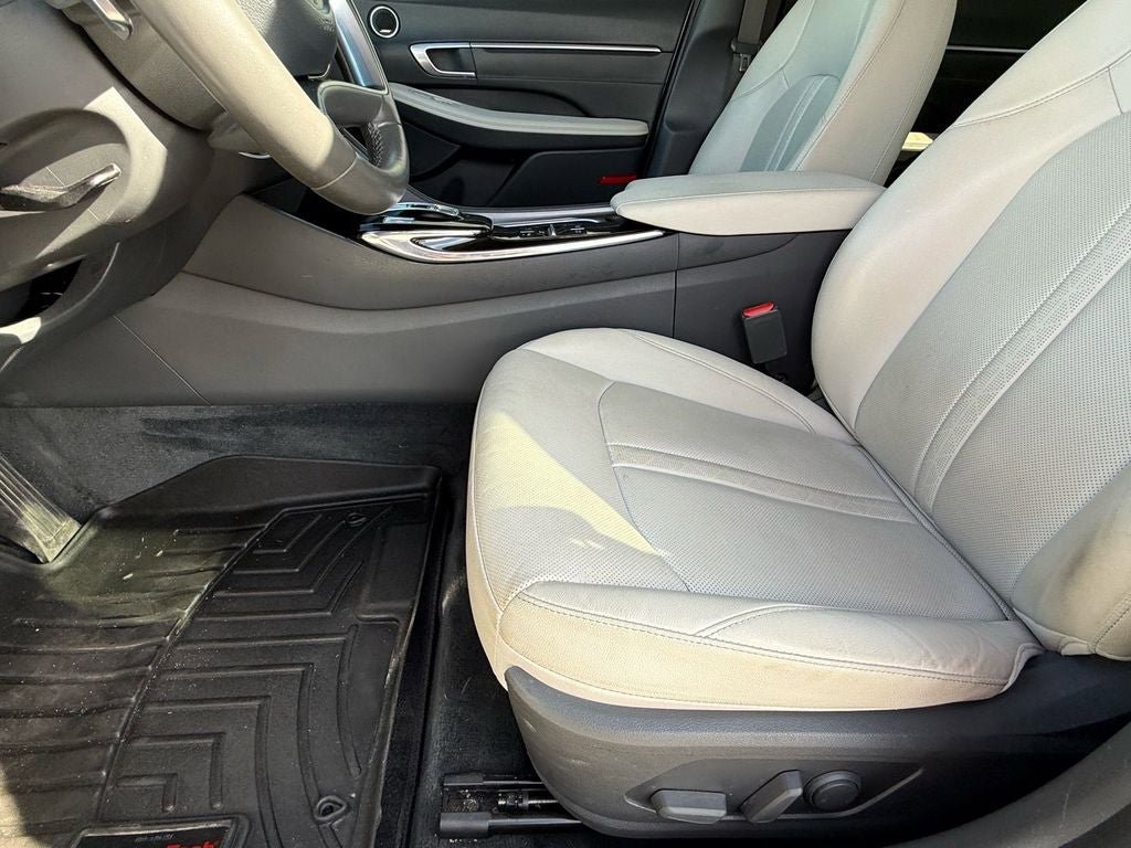 Used 2022 Hyundai Sonata Limited w/ Preferred Accessory Package image 12