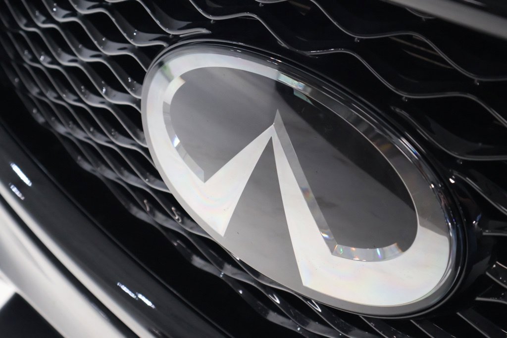 Used 2022 INFINITI QX50 Luxe w/ Appearance Package AWD/4WD image 9