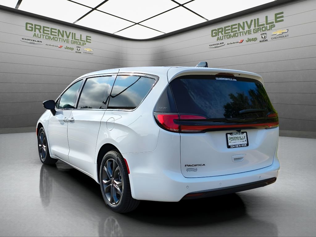 New 2026 Chrysler Pacifica Select image 4