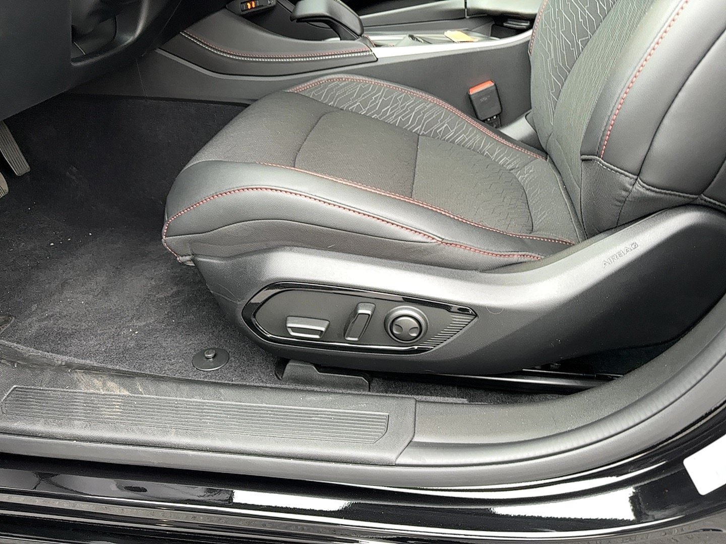 New 2026 Dodge Charger R/T w/ Driver Convenience Group AWD/4WD image 18