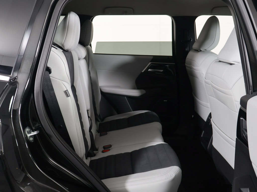 New 2026 Mitsubishi Outlander SE FWD image 32
