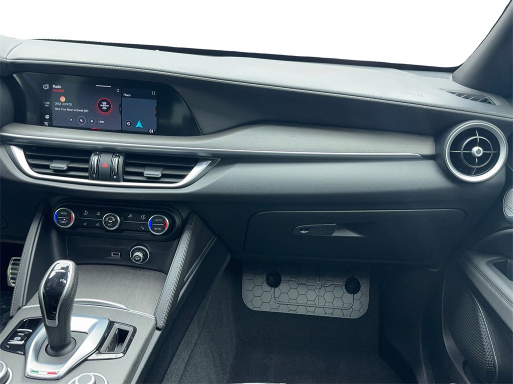 Used 2023 Alfa Romeo Stelvio Ti image 19