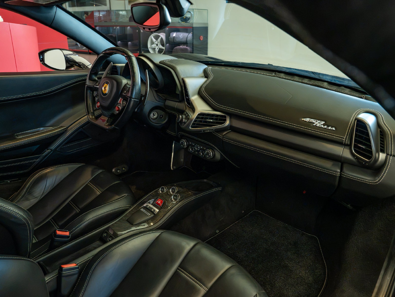 Used 2014 Ferrari 458 Italia Coupe RWD image 17