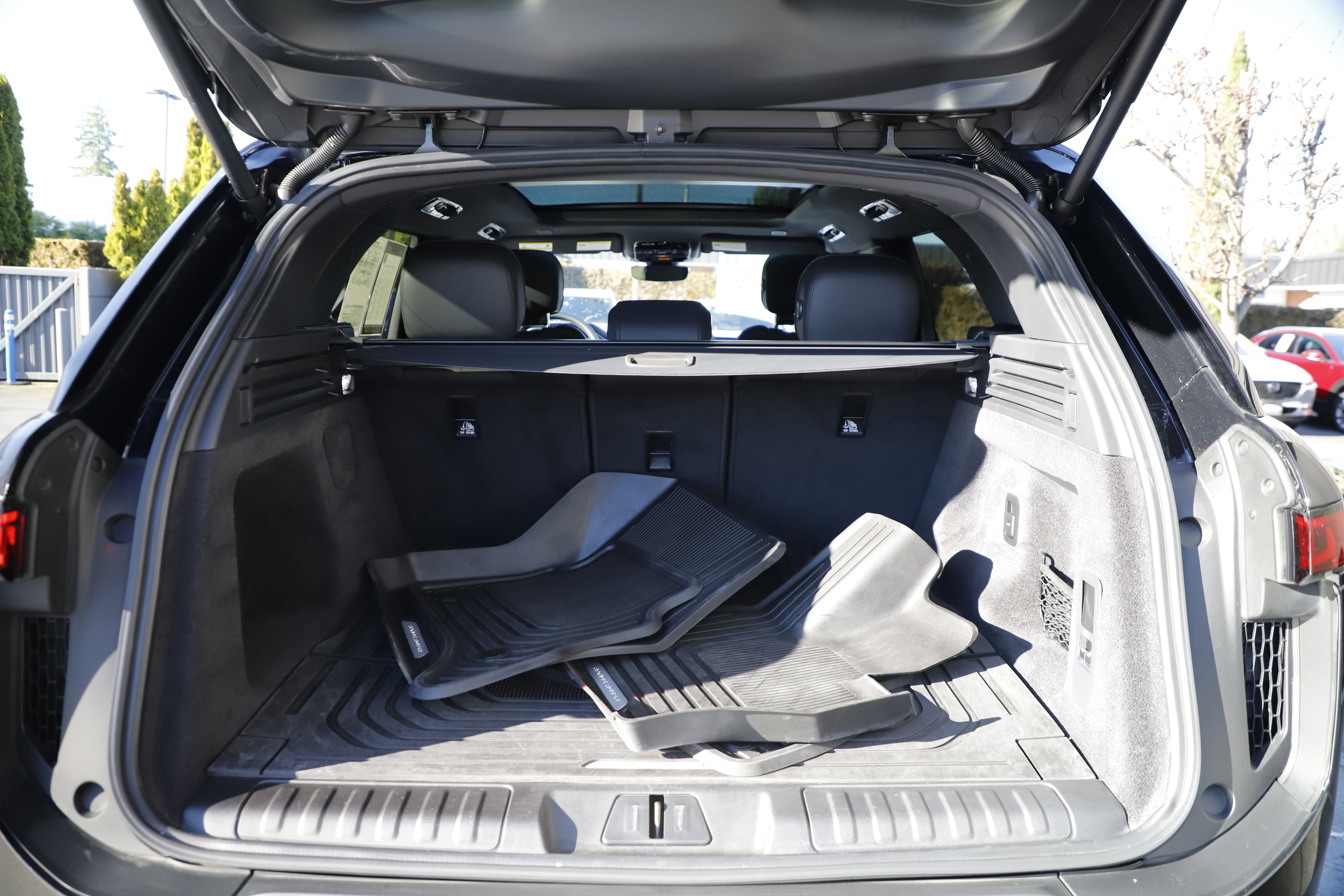 Certified 2025 Land Rover Range Rover Sport image 15