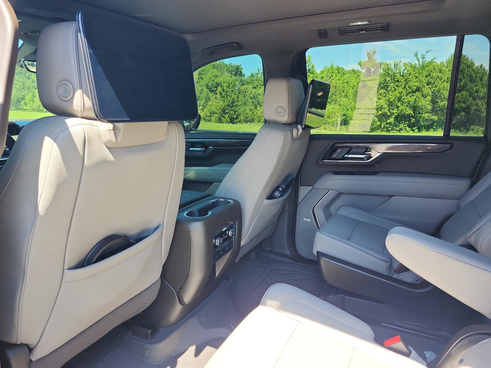Used 2026 GMC Yukon XL Elevation w/ Elevation Premium Package AWD/4WD image 14