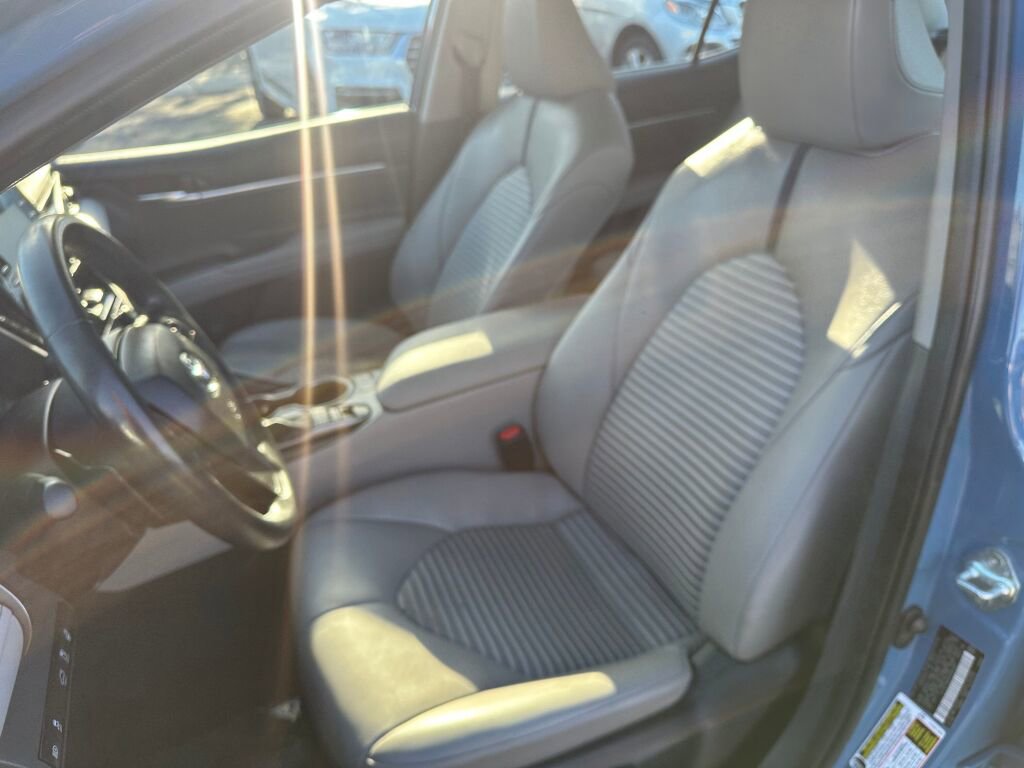 Used 2023 Toyota Camry SE image 11