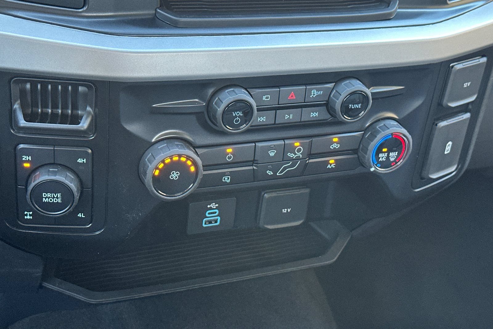New 2026 Ford F250 XL w/ STX Appearance Package AWD/4WD image 19