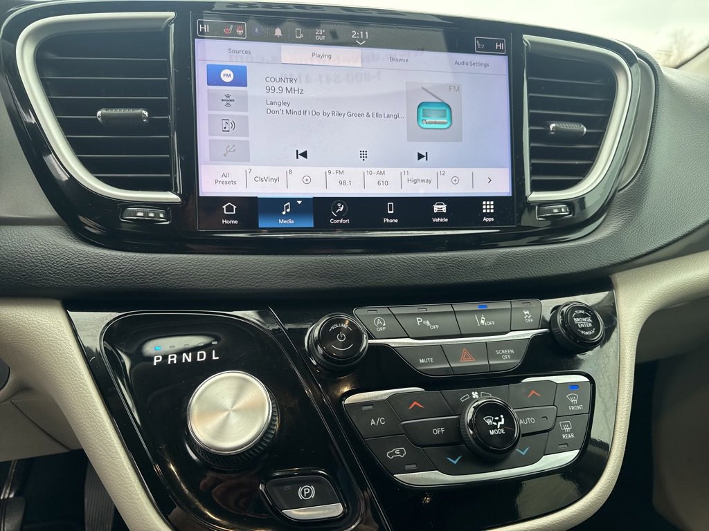 Used 2024 Chrysler Pacifica Touring-L image 44