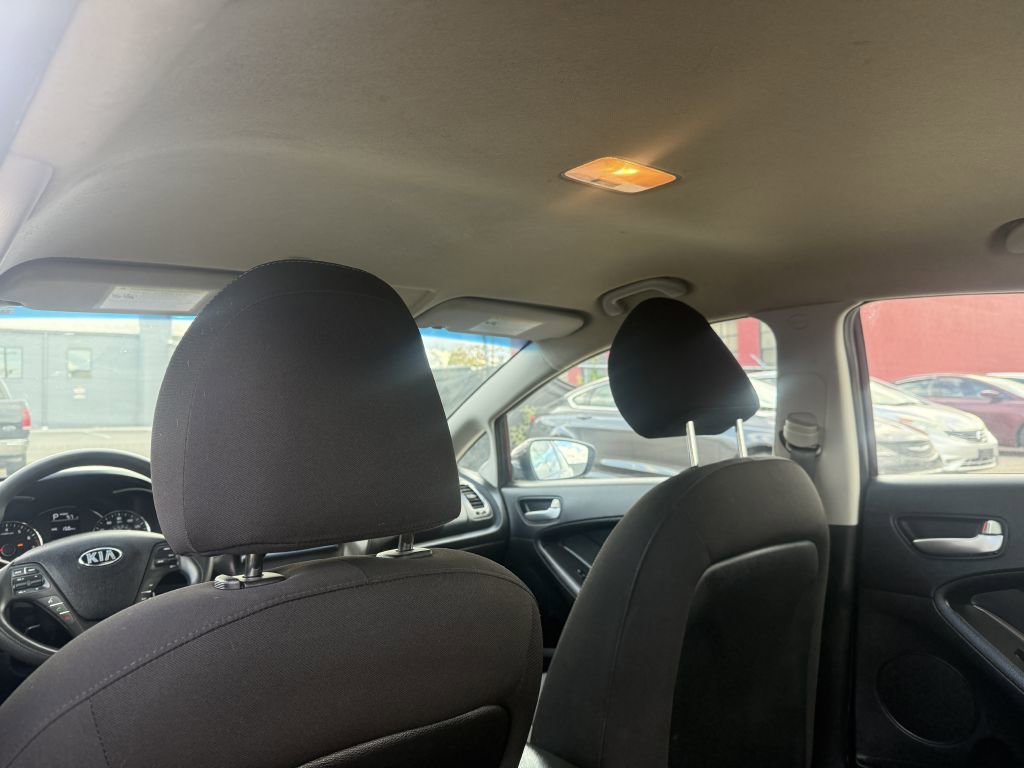 Used 2018 Kia Forte LX image 15