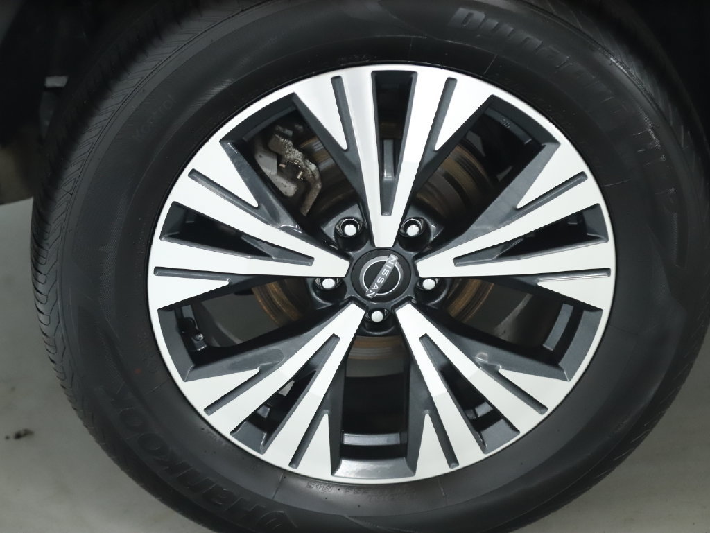 Used 2023 Nissan Rogue SV AWD/4WD image 12