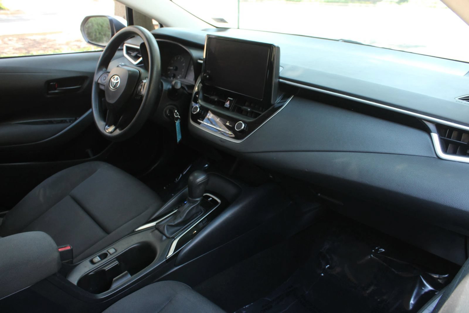 Used 2023 Toyota Corolla LE FWD image 24