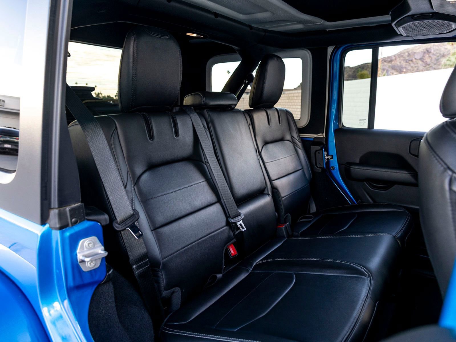 Used 2023 Jeep Wrangler Unlimited Sahara image 24