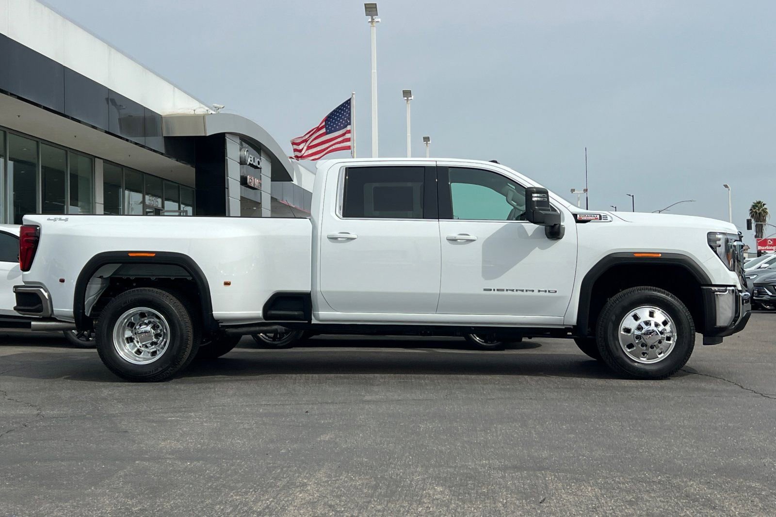 New 2026 GMC Sierra 3500 SLE image 4