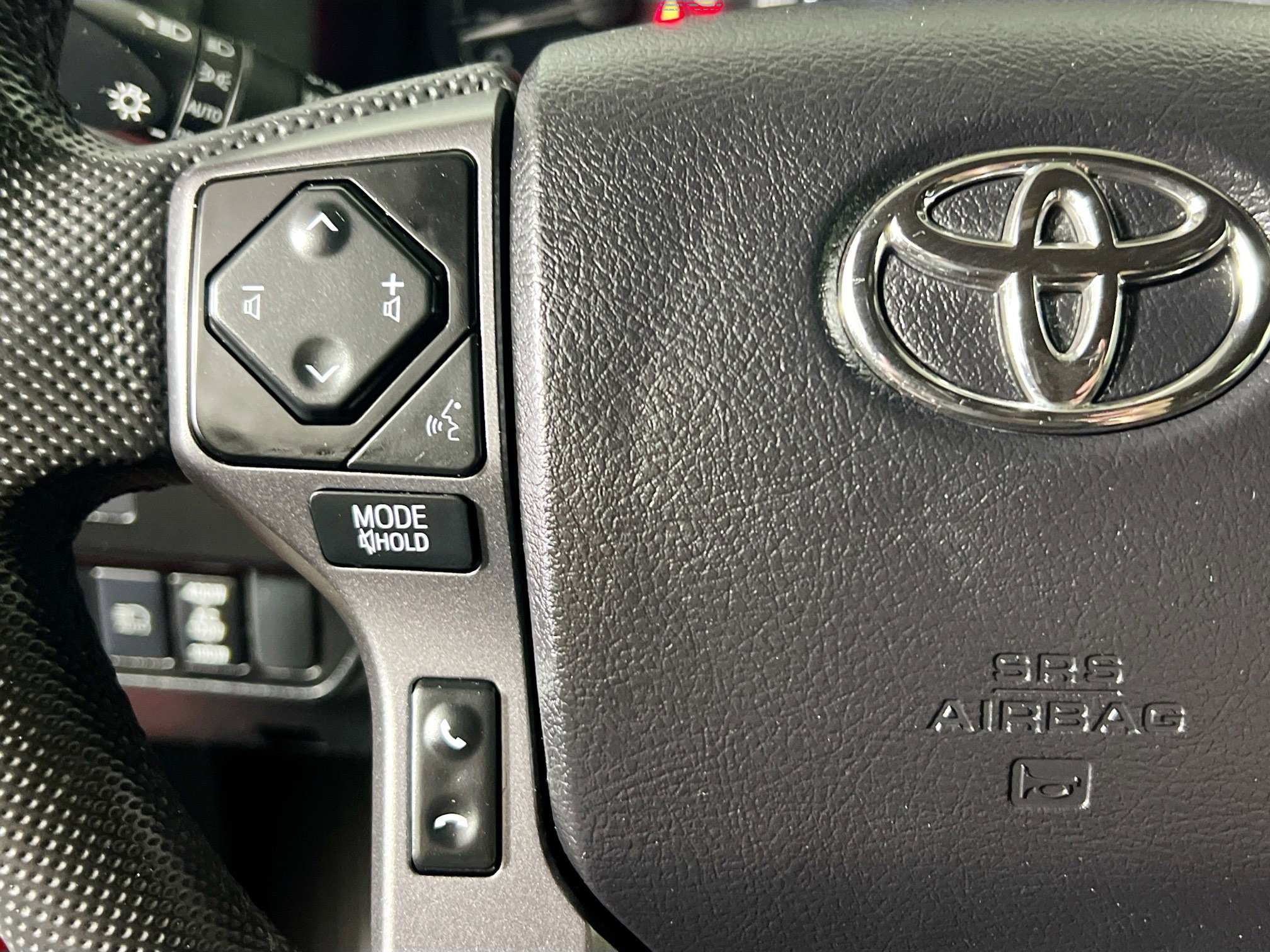 Used 2022 Toyota Tacoma TRD Sport w/ Technology Package image 18