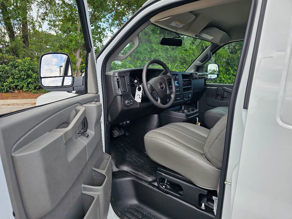 New 2025 GMC Savana 2500 Extended w/ Driver Convenience Package RWD image 25
