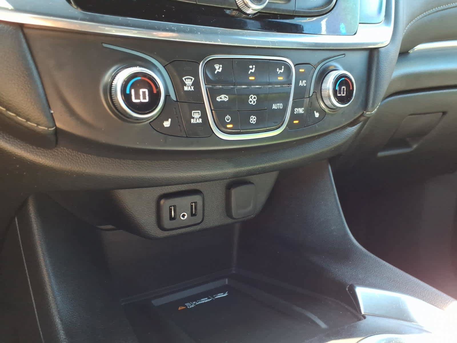 Used 2023 Chevrolet Traverse LT AWD/4WD image 21