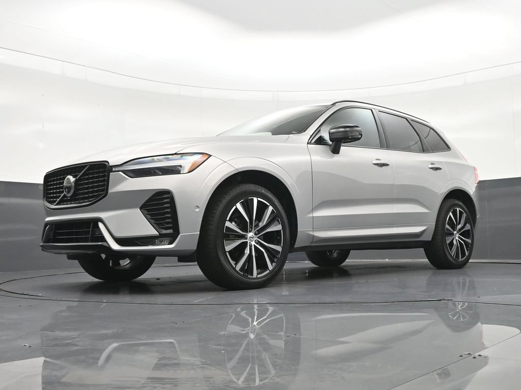 Certified 2024 Volvo XC60 B5 Plus AWD/4WD image 23