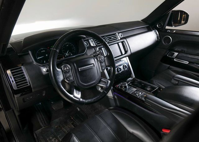 Used 2016 Land Rover Range Rover HSE image 16