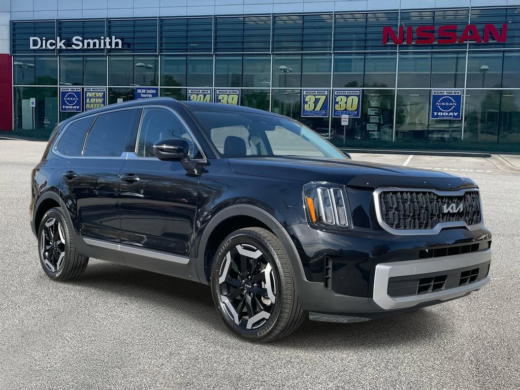 Used 2024 Kia Telluride EX w/ EX Captain's Chair Package