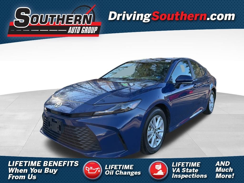 Used 2025 Toyota Camry LE image 1