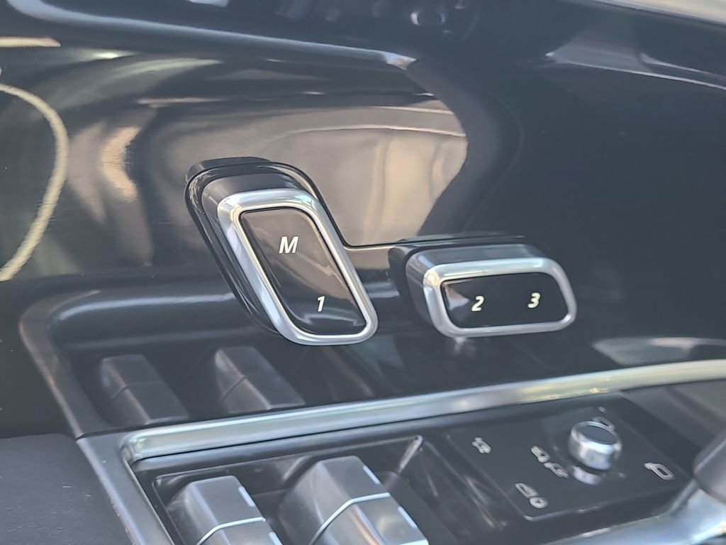 Used 2023 Land Rover Range Rover SE image 16