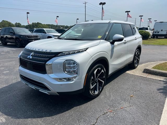 Used 2024 Mitsubishi Outlander SE AWD/4WD image 4