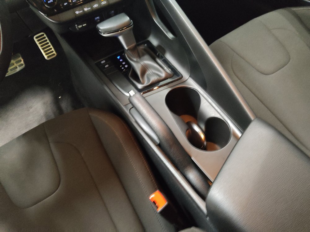 Used 2025 Hyundai Elantra Sport FWD image 26