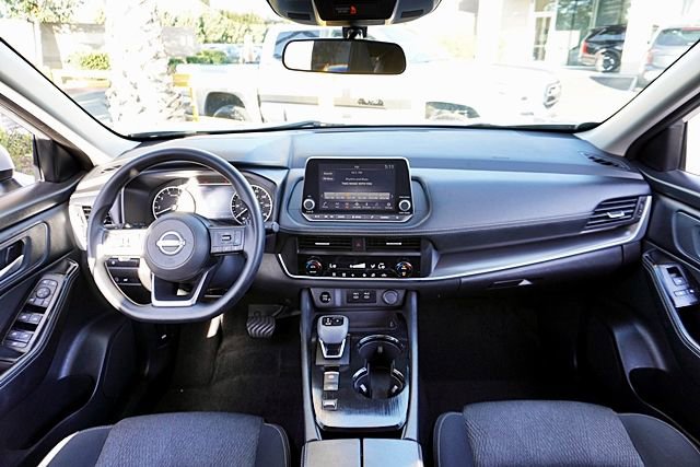 Used 2024 Nissan Rogue SV image 19