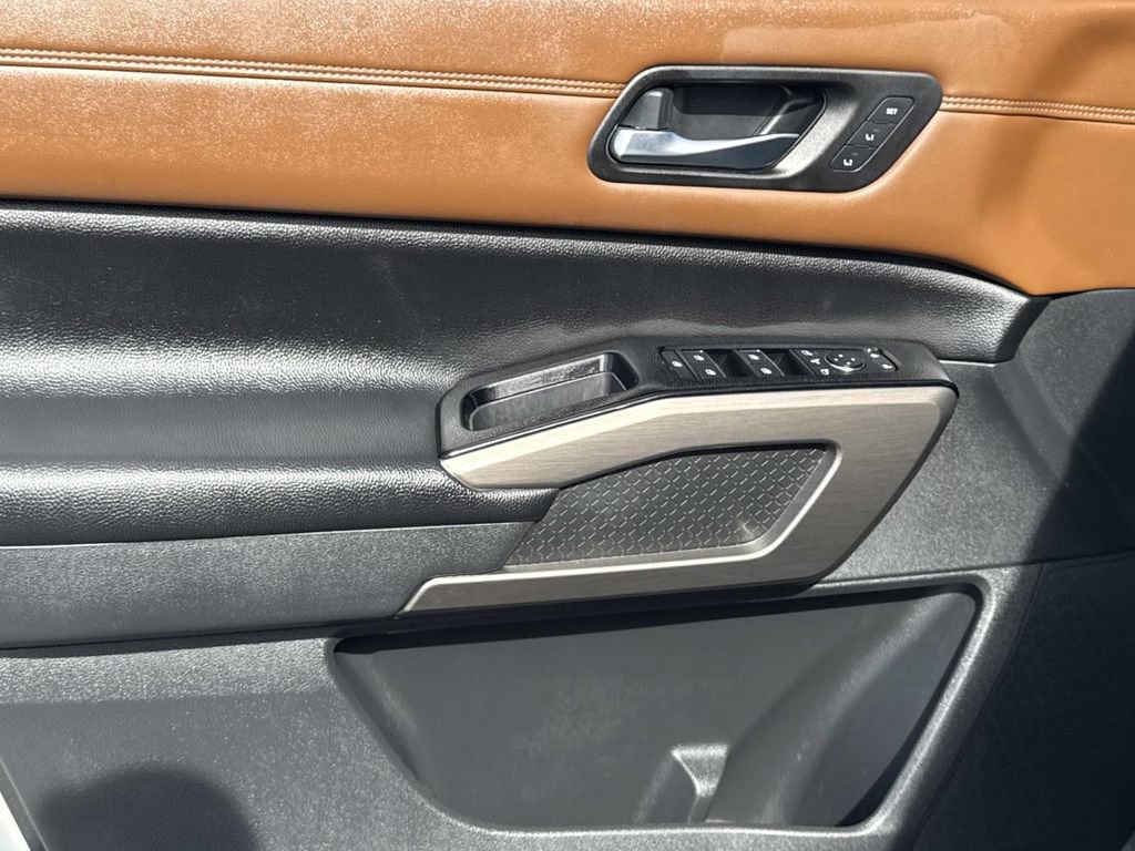 Used 2023 Nissan Pathfinder Platinum w/ Cargo Package image 21