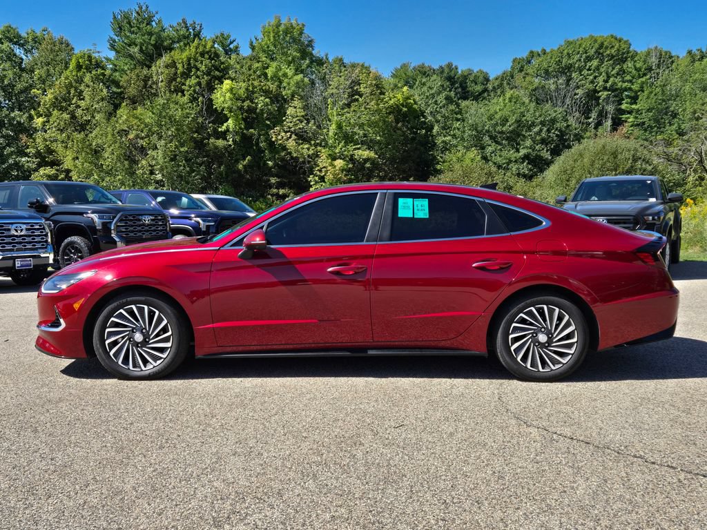 Used 2023 Hyundai Sonata Limited w/ Cargo Package FWD image 2